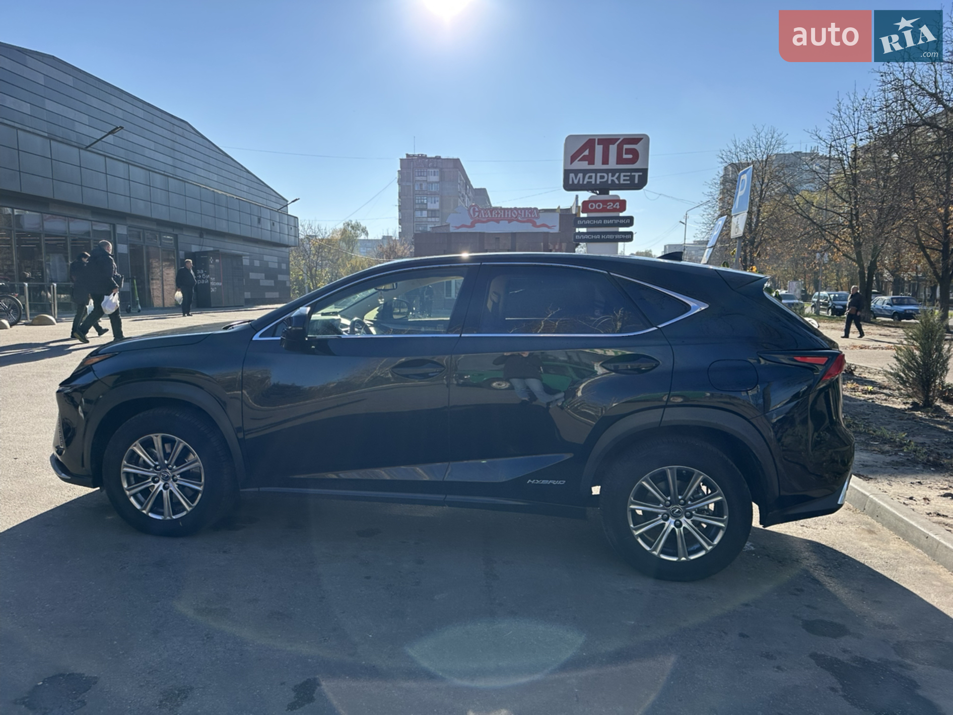 Lexus NX, 2019