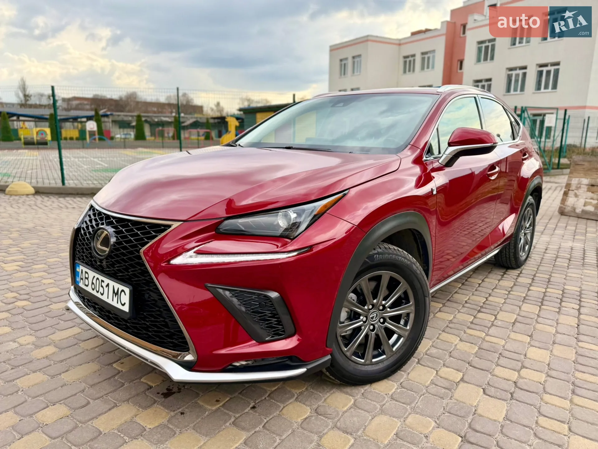 Lexus NX, 2019