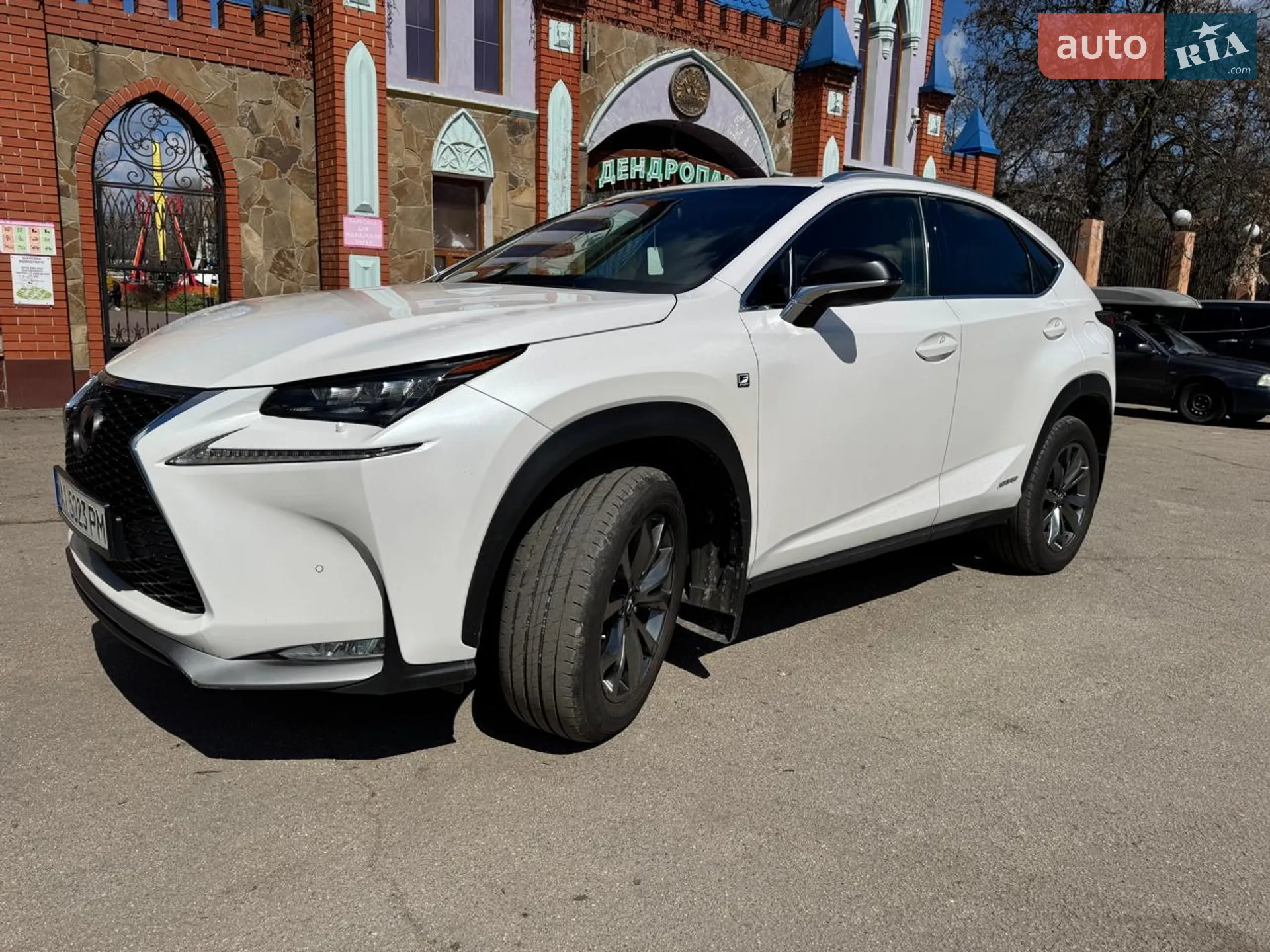 Lexus NX, 2015