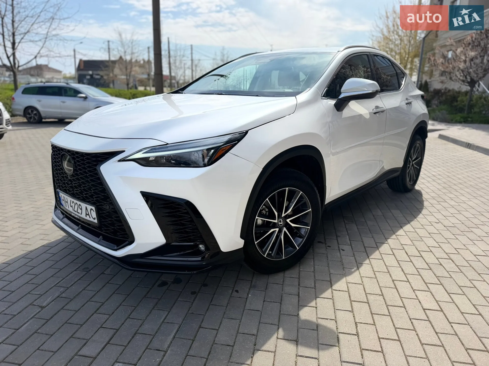 Lexus NX, 2022