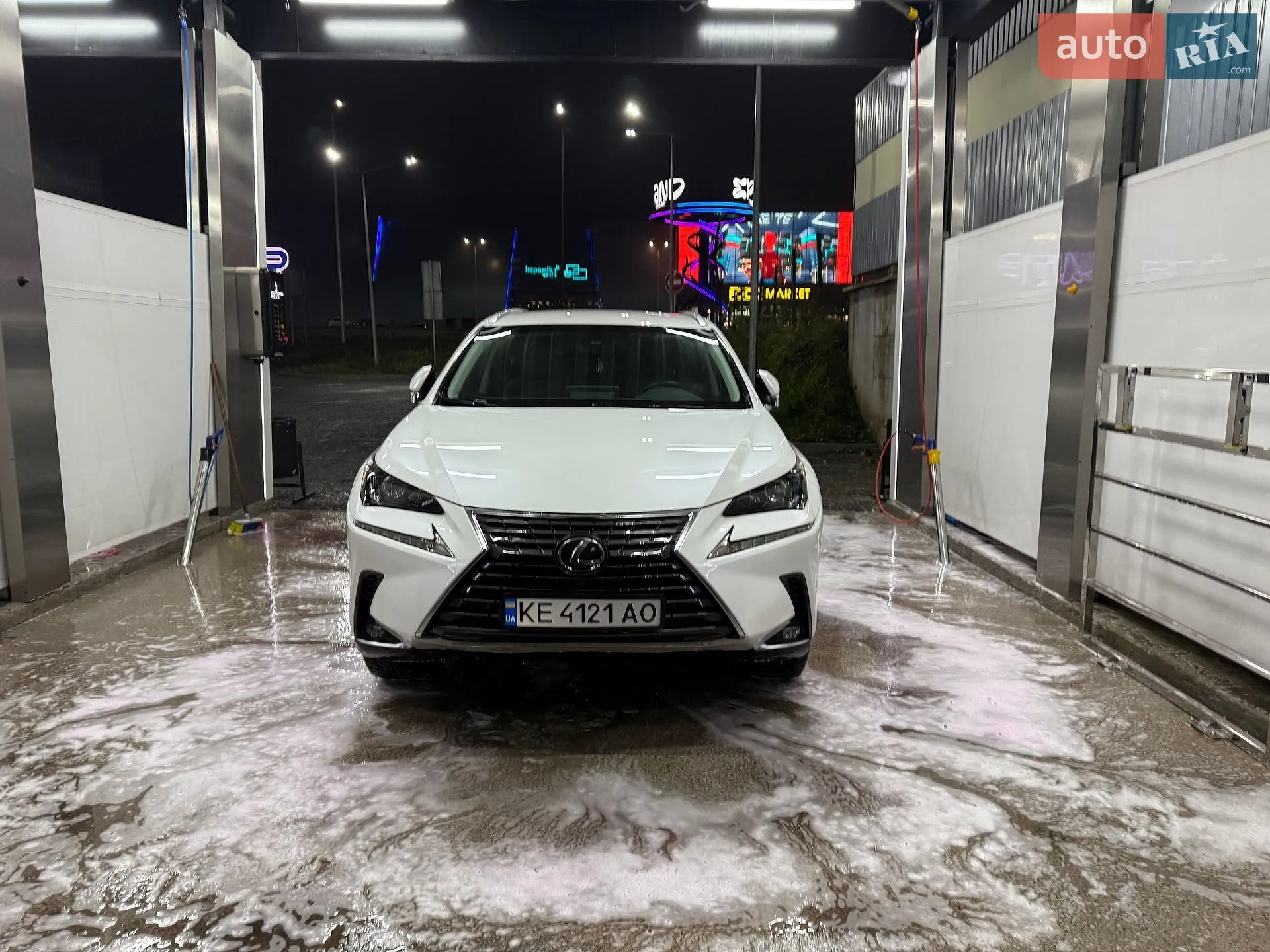 Lexus NX, 2017
