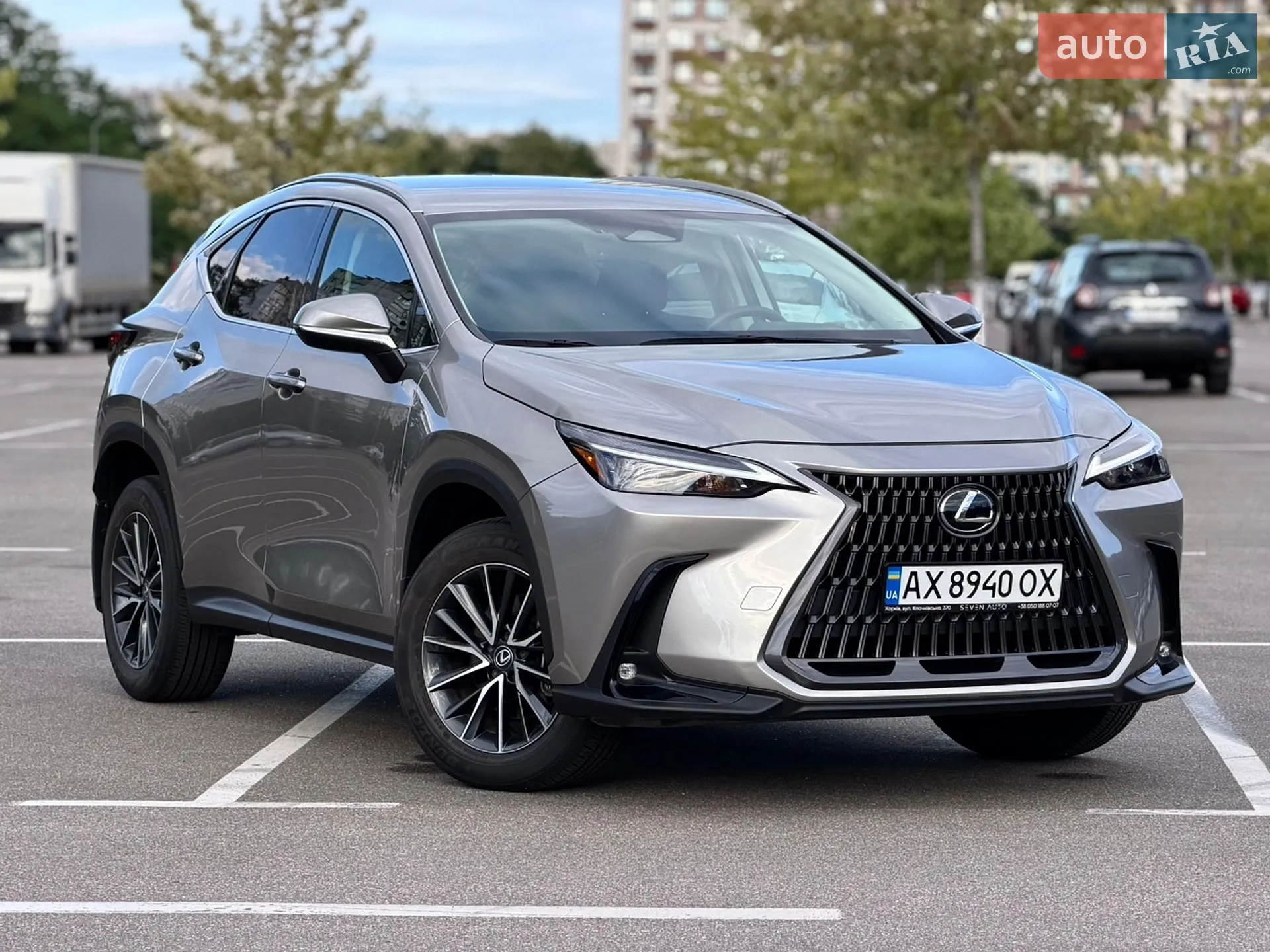 Lexus NX, 2022