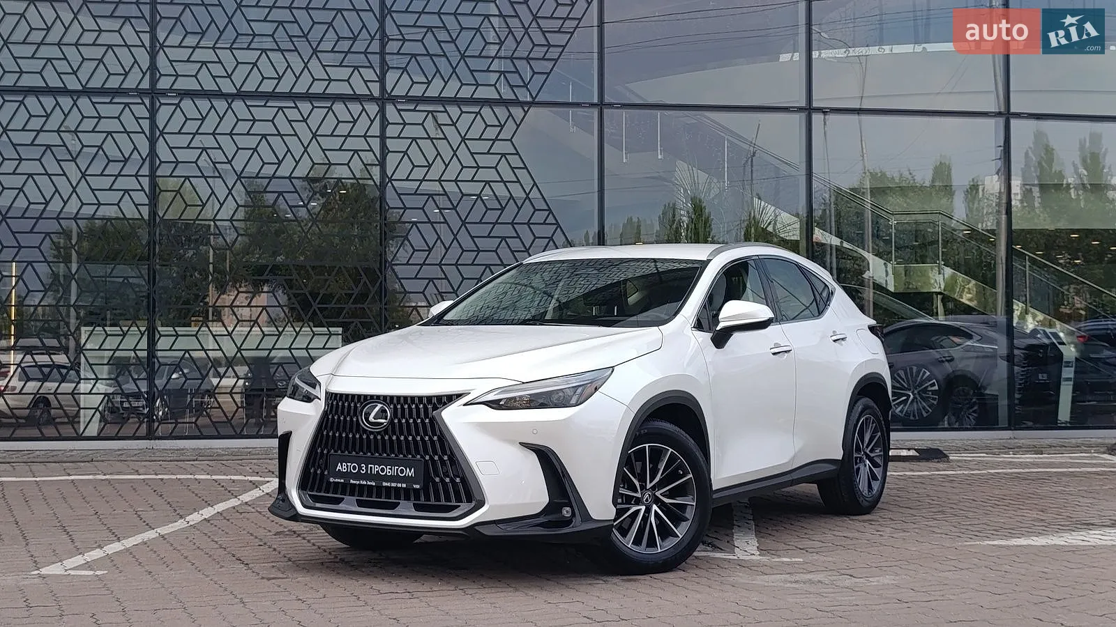 Lexus NX, 2022