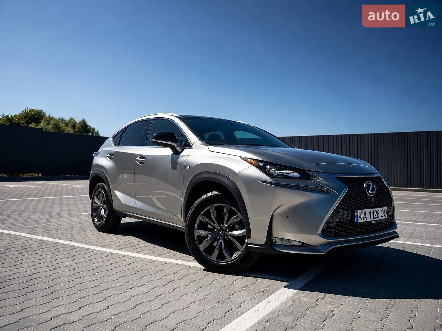 Lexus NX, 2016
