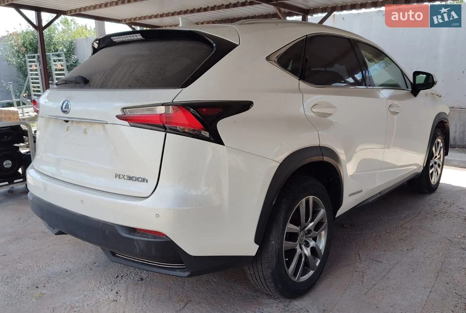 Lexus NX, 2015