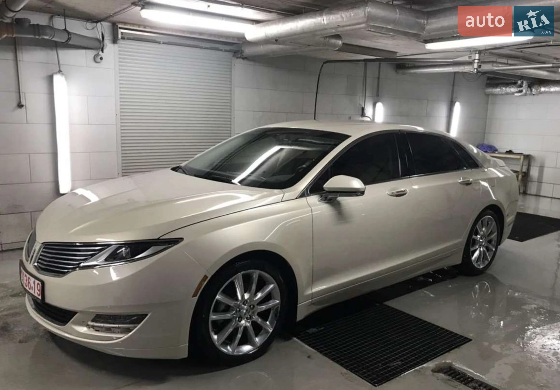 Lincoln MKZ, 2013