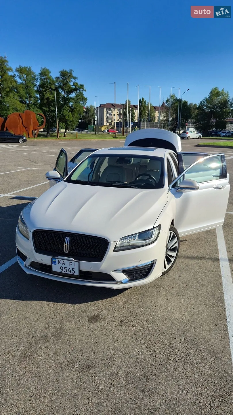 Lincoln MKZ, 2019