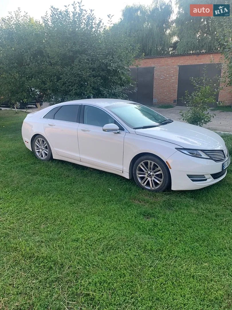 Lincoln MKZ, 2015