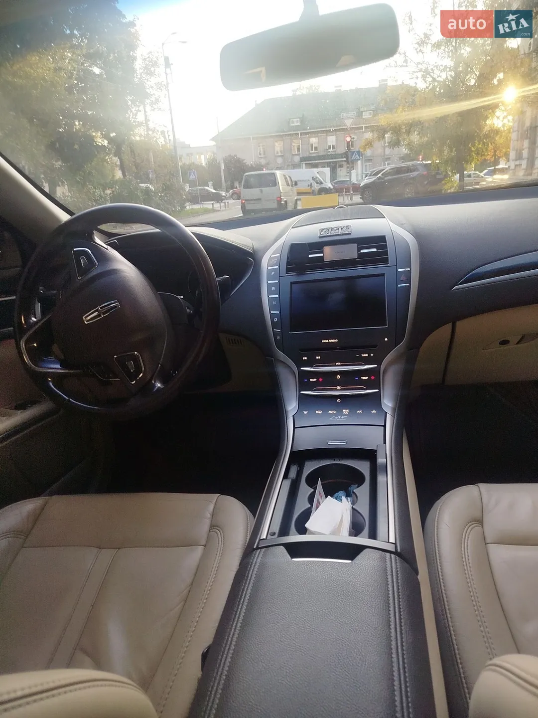 Lincoln MKZ, 2014