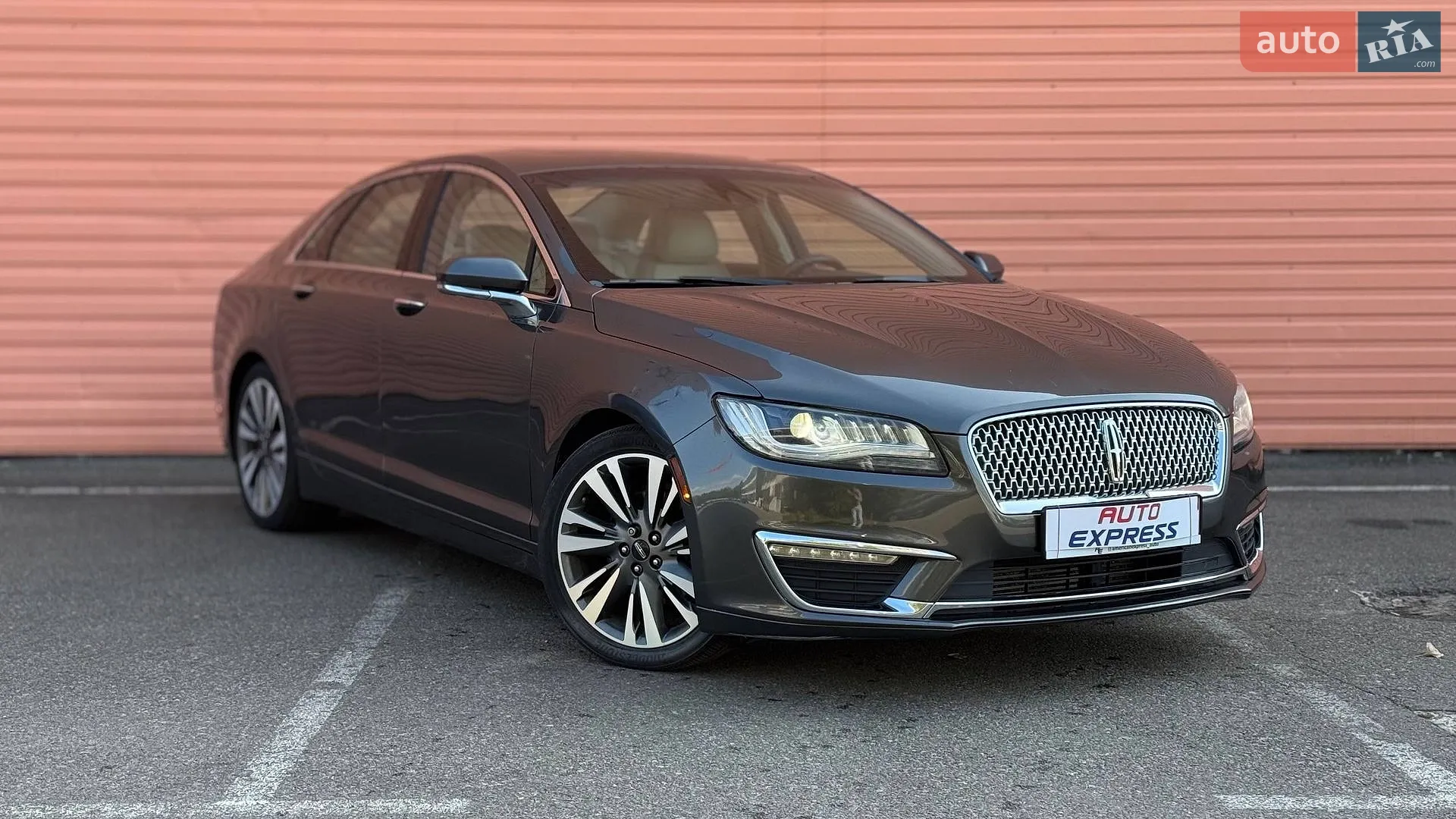 Lincoln MKZ, 2016