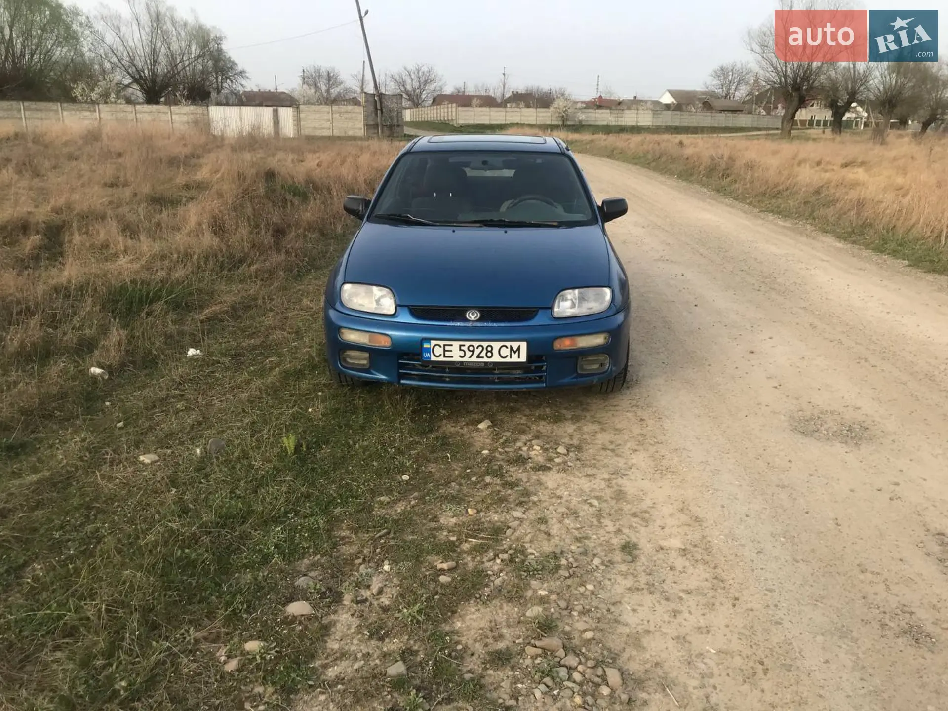 Mazda 323, 1997