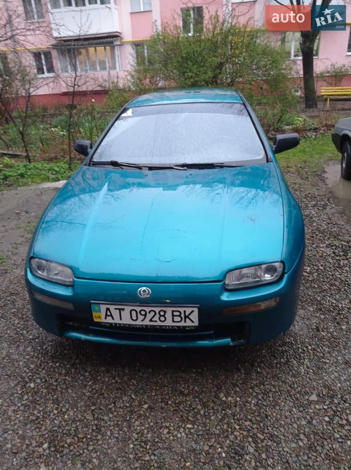 Mazda 323, 1996
