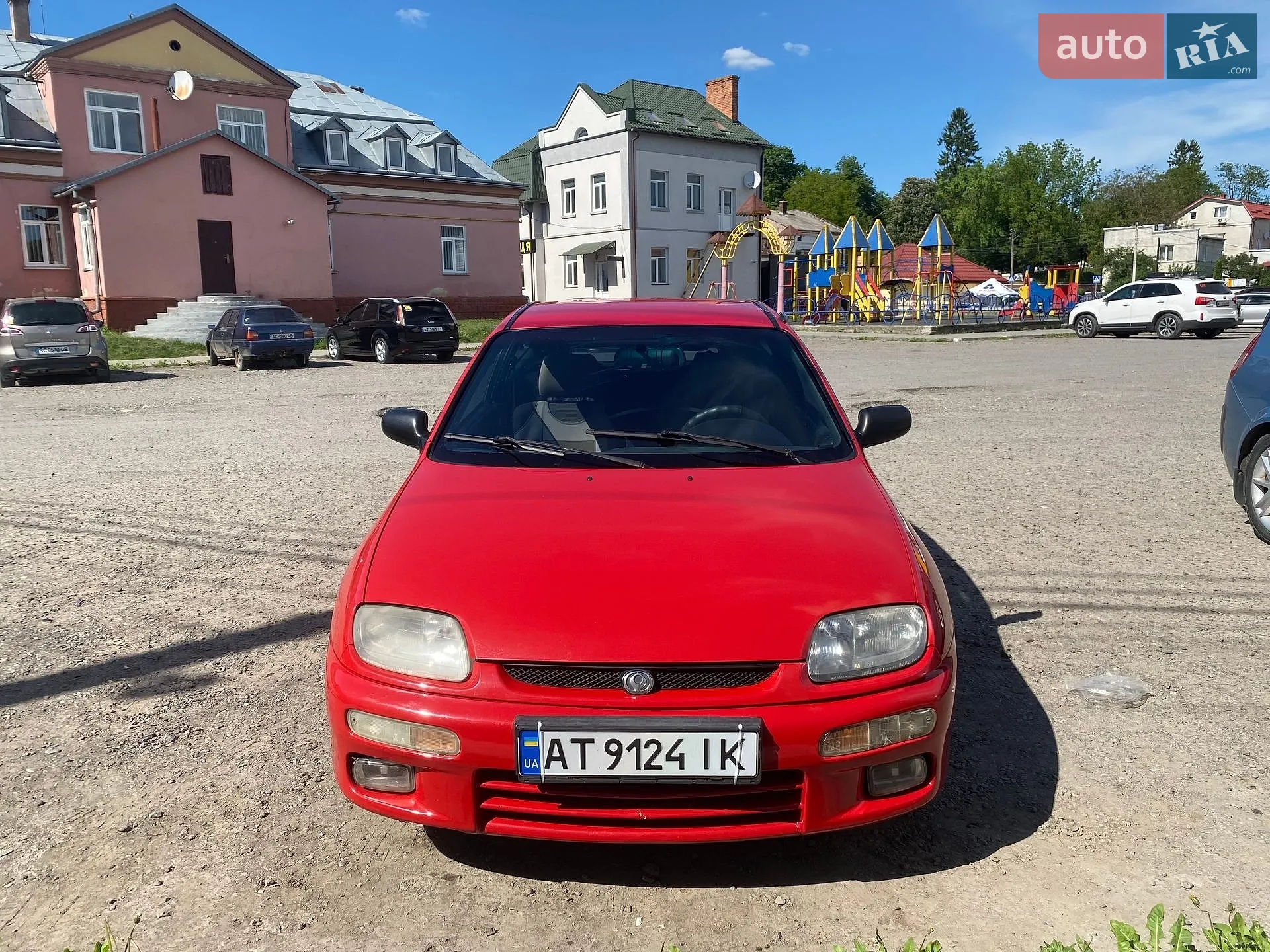 Mazda 323, 1999