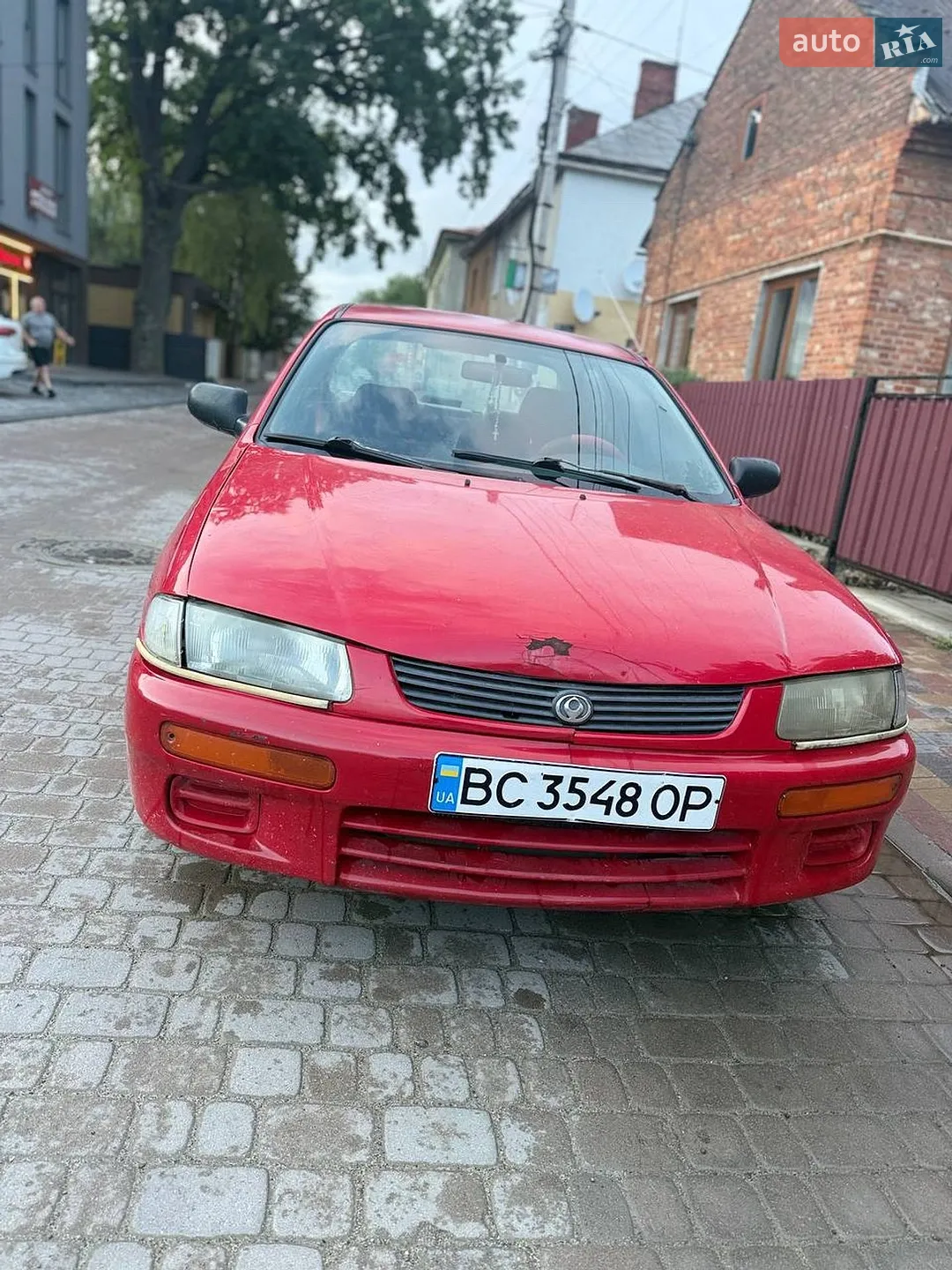 Mazda 323, 1995