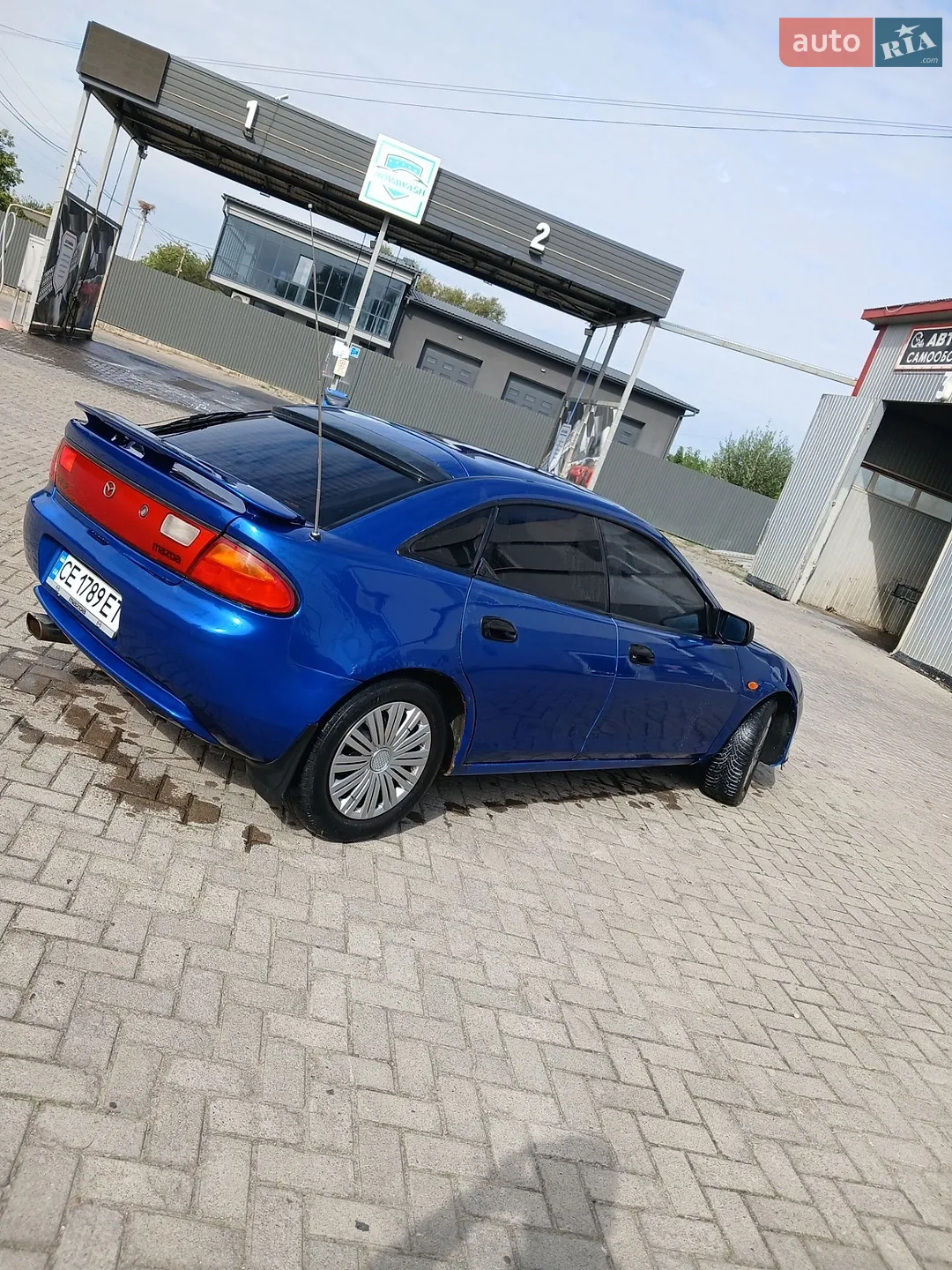 Mazda 323, 1996
