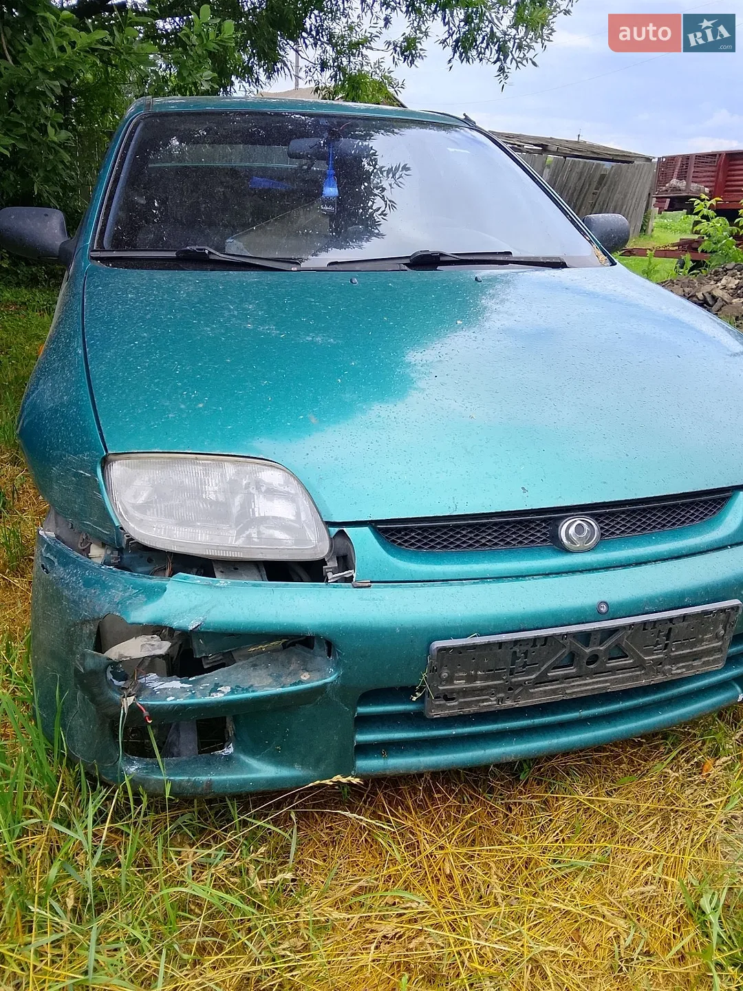 Mazda 323, 1996
