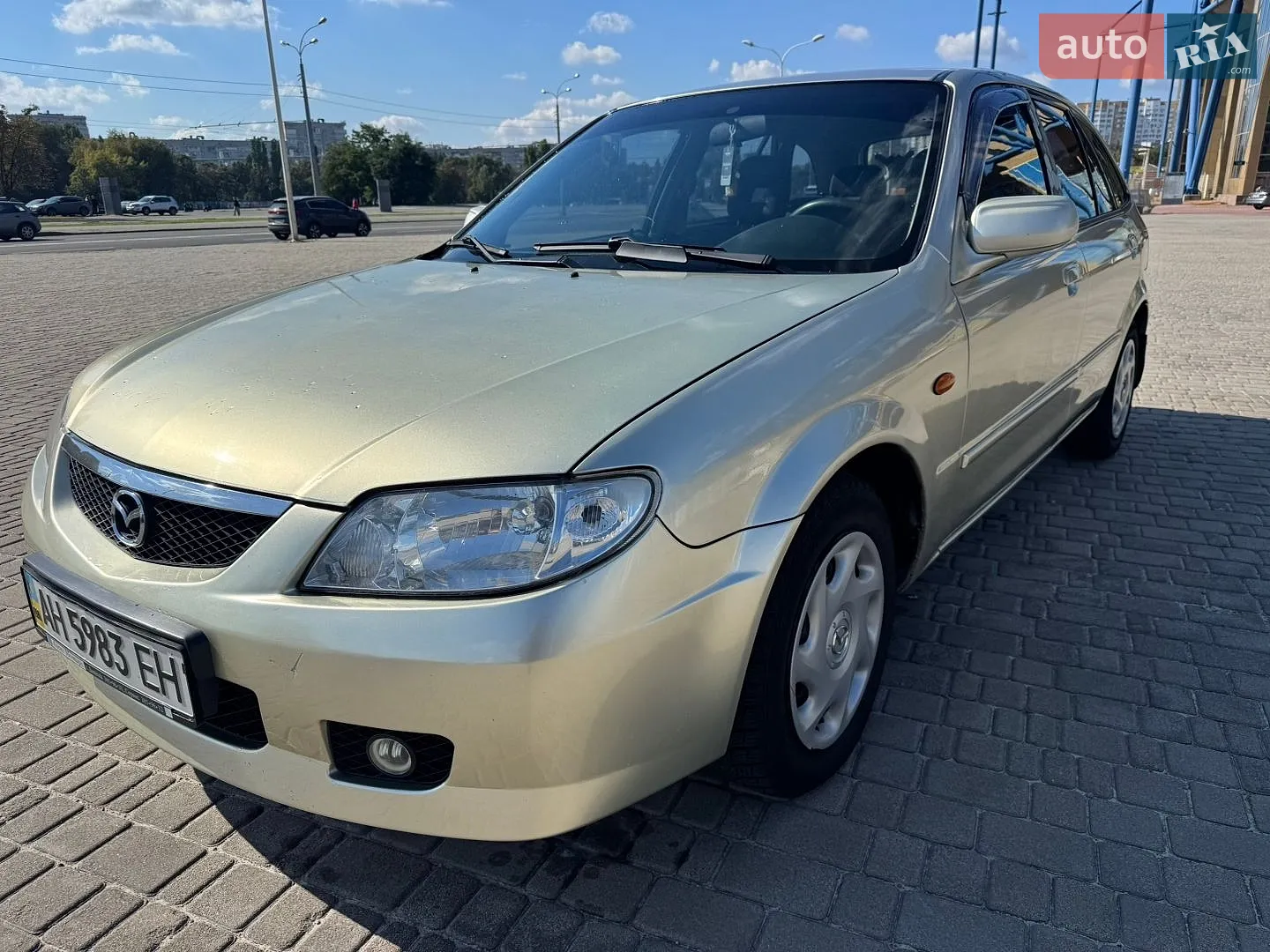 Mazda 323, 2003