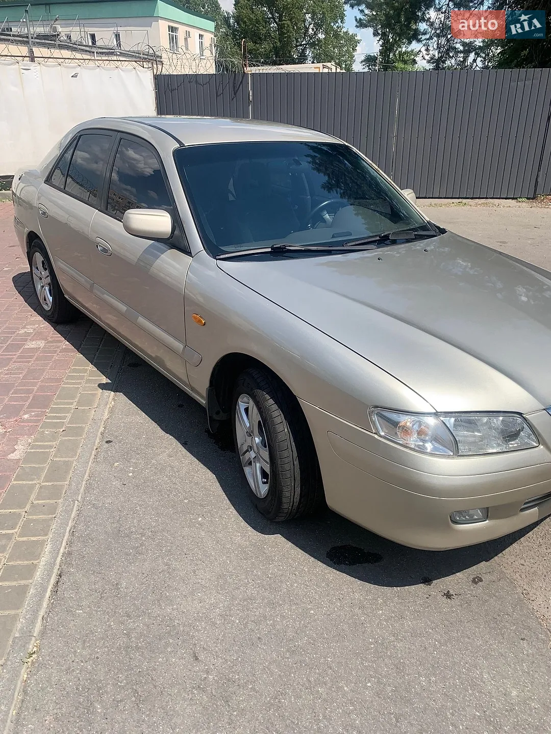 Mazda 626, 2001