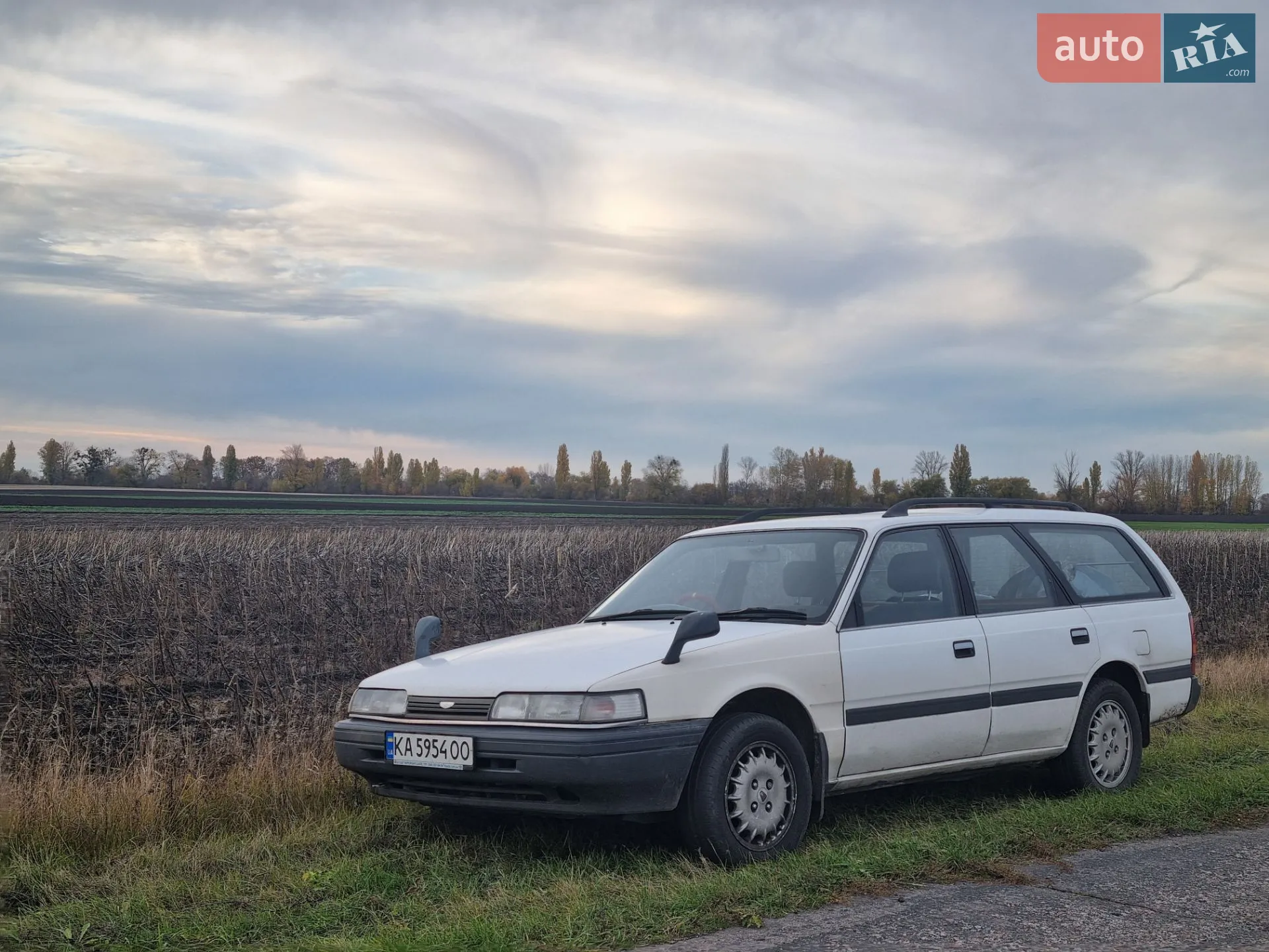 Mazda Capella, 1989