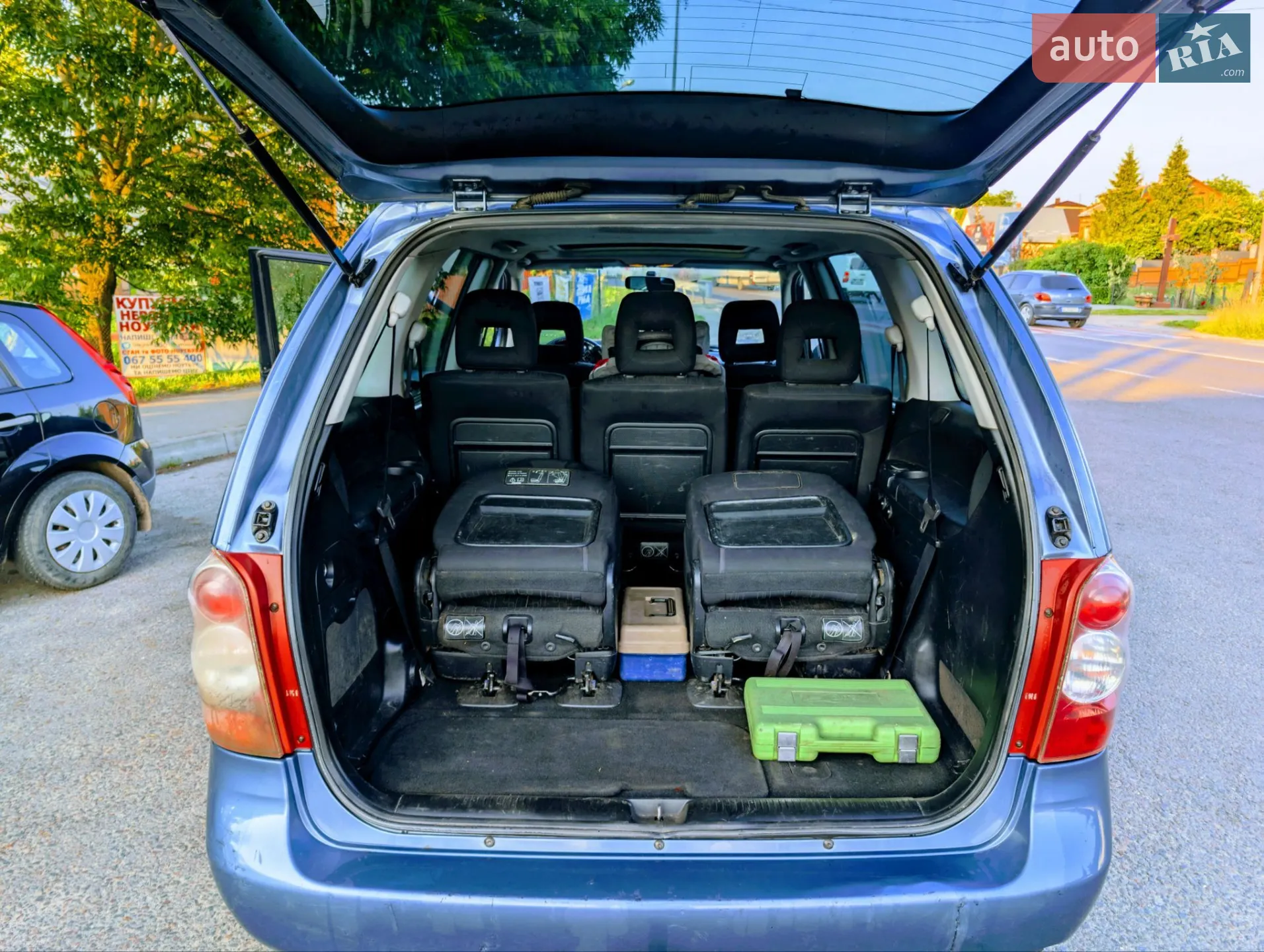 Mazda MPV, 2004