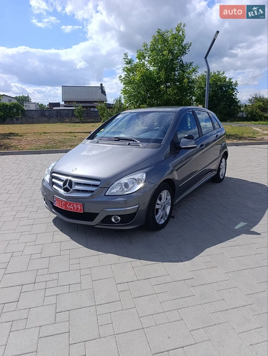 Mercedes-Benz B-Class, 2011
