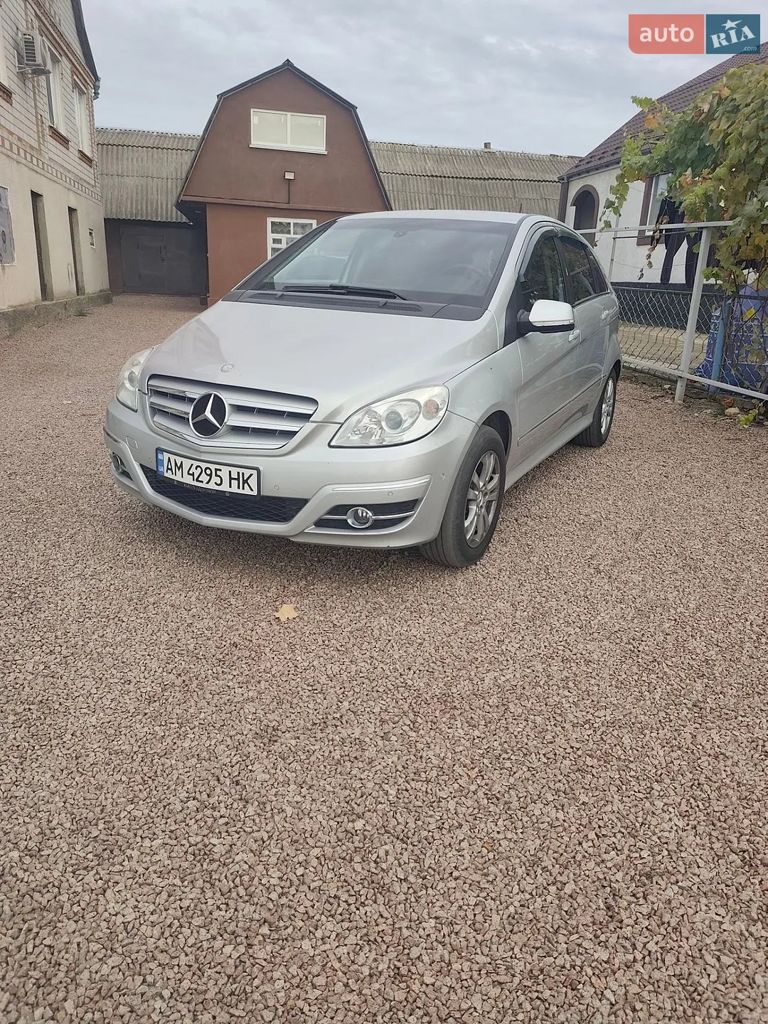 Mercedes-Benz B-Class, 2011