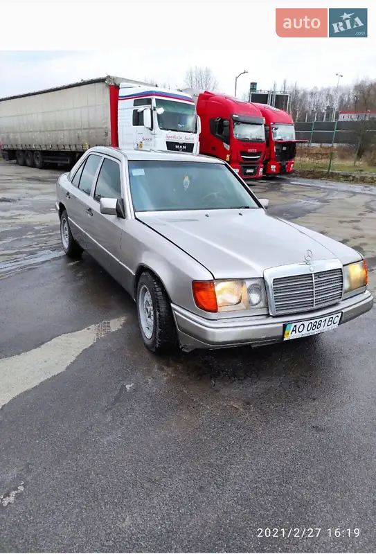 Mercedes-Benz E-Class, 1989