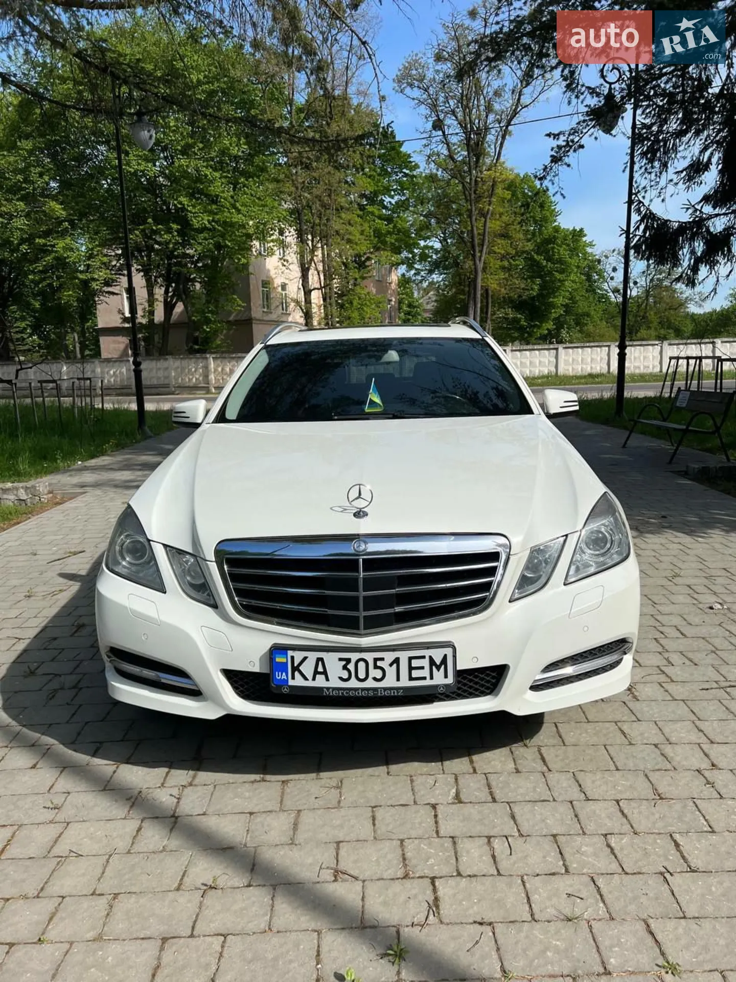 Mercedes-Benz E-Class, 2011