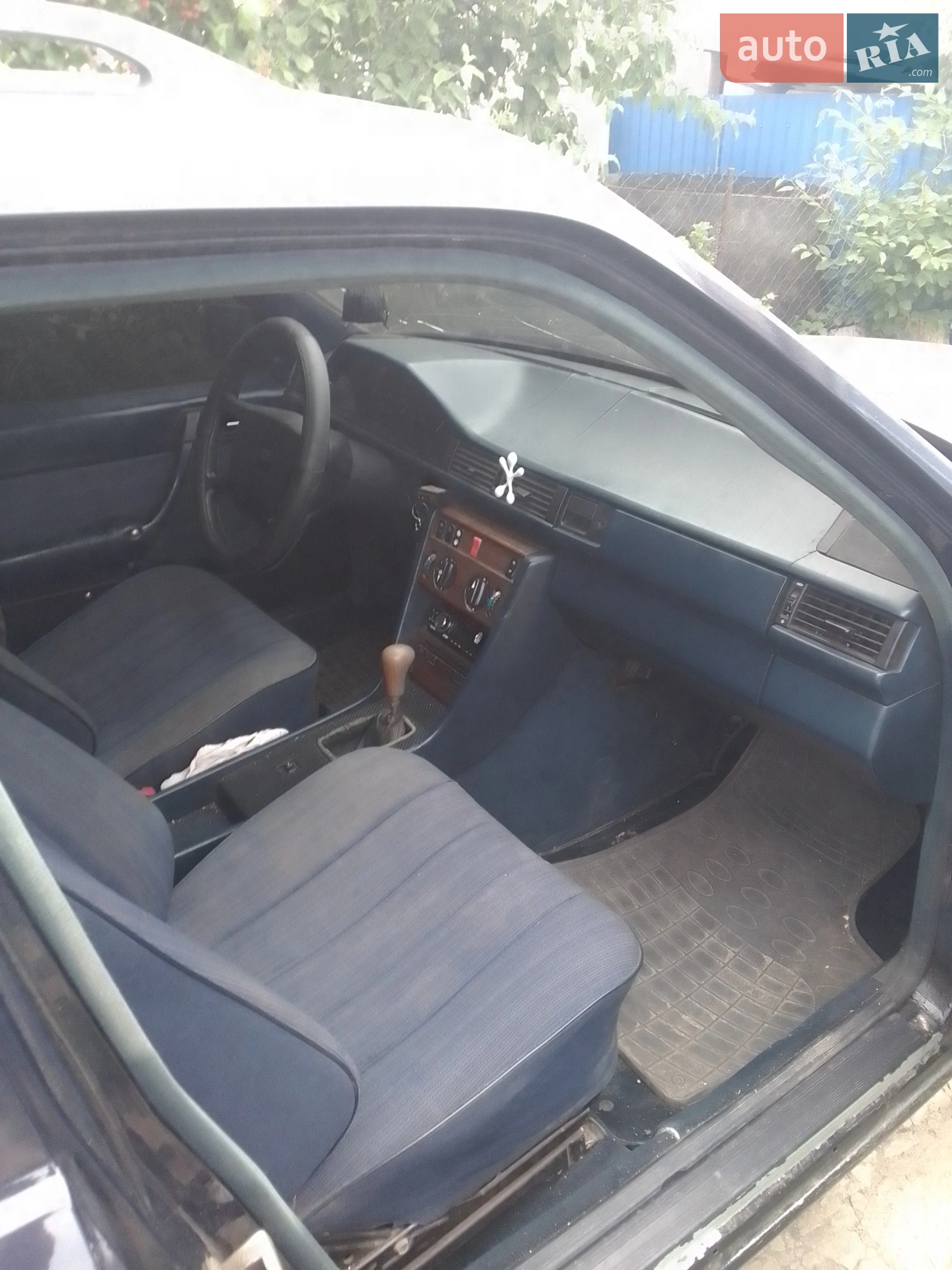 Mercedes-Benz E-Class, 1987