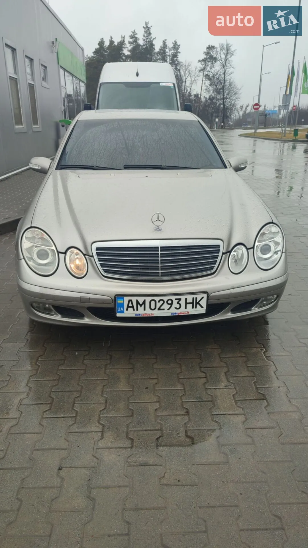Mercedes-Benz E-Class, 2004