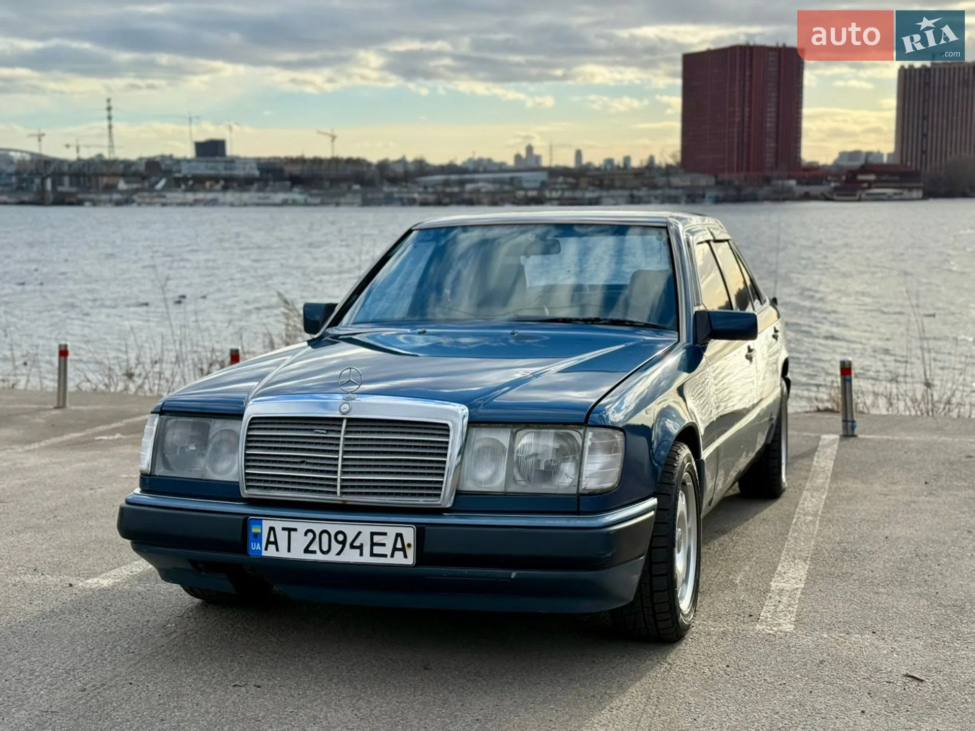 Mercedes-Benz E-Class, 1990
