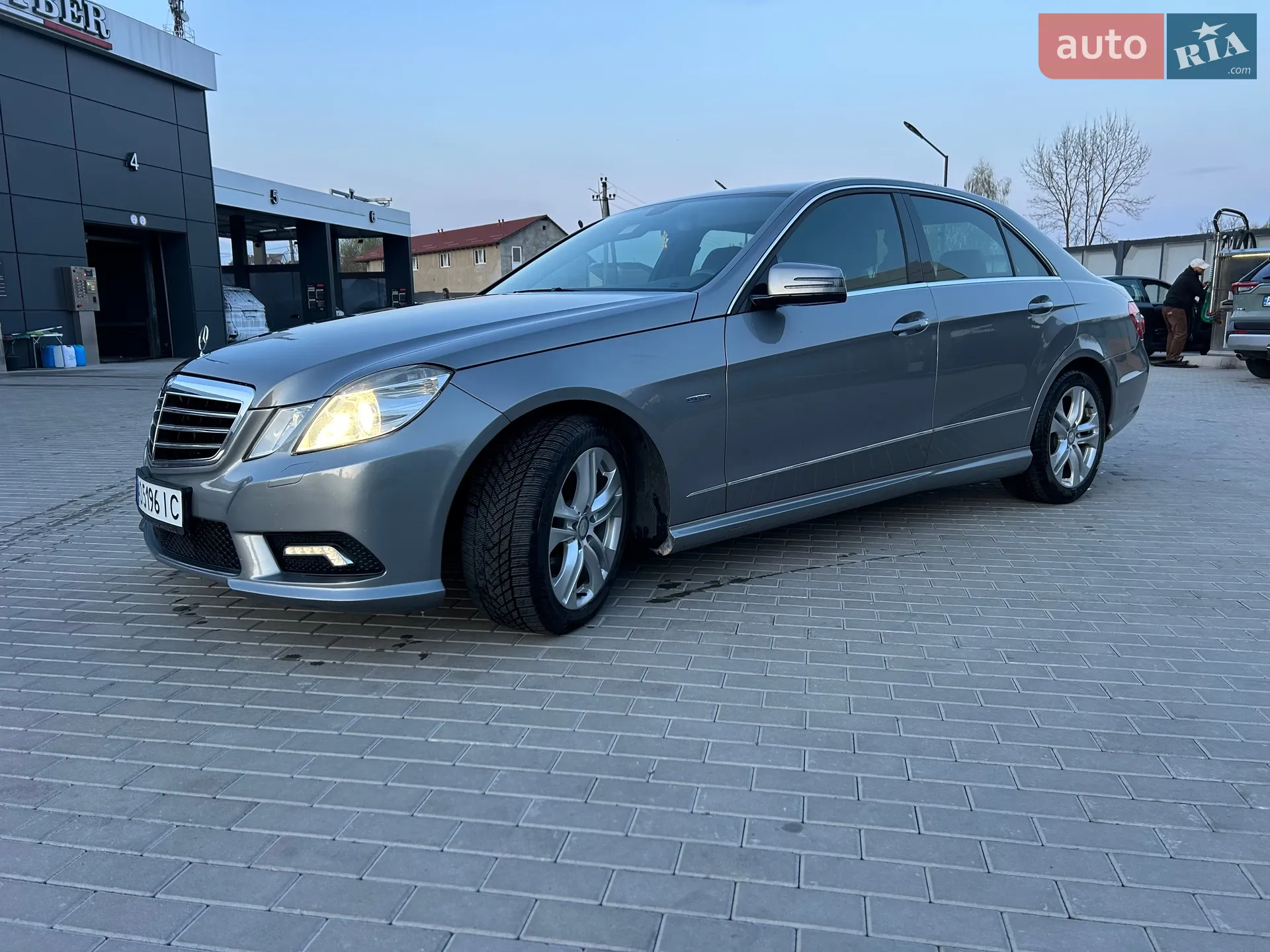 Mercedes-Benz E-Class, 2010