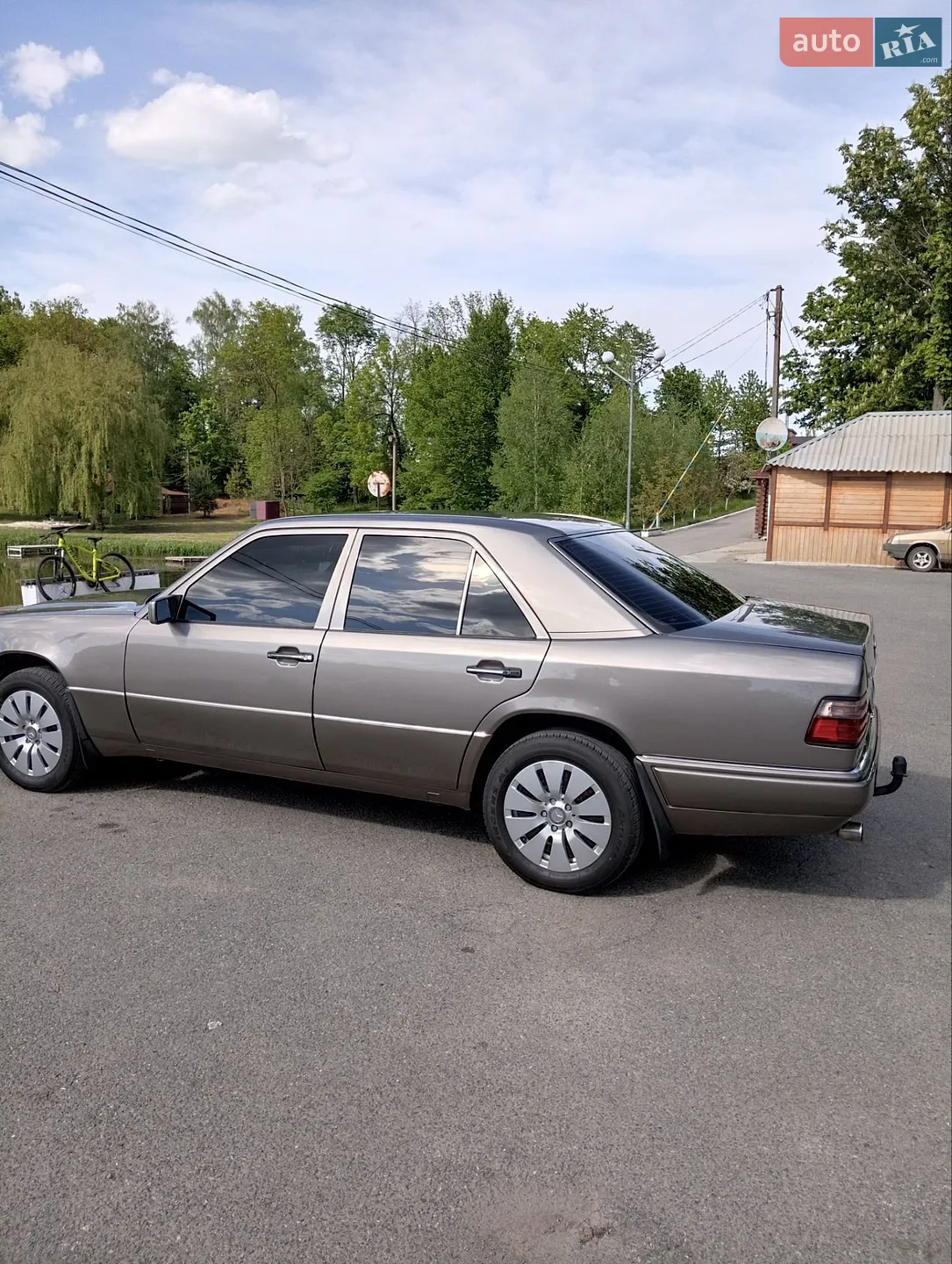 Mercedes-Benz E-Class, 1993