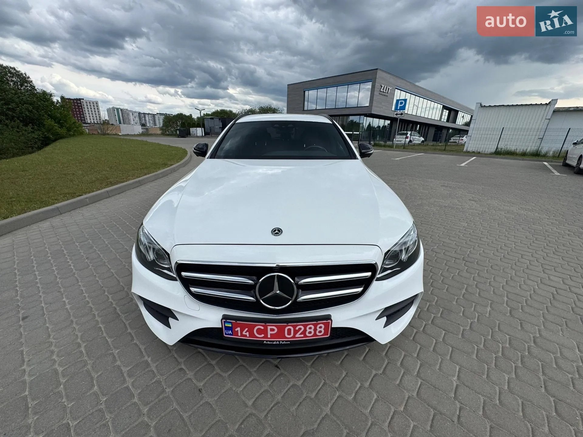 Mercedes-Benz E-Class 2019 — 1