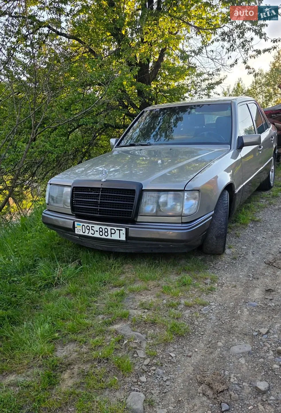 Mercedes-Benz E-Class, 1990