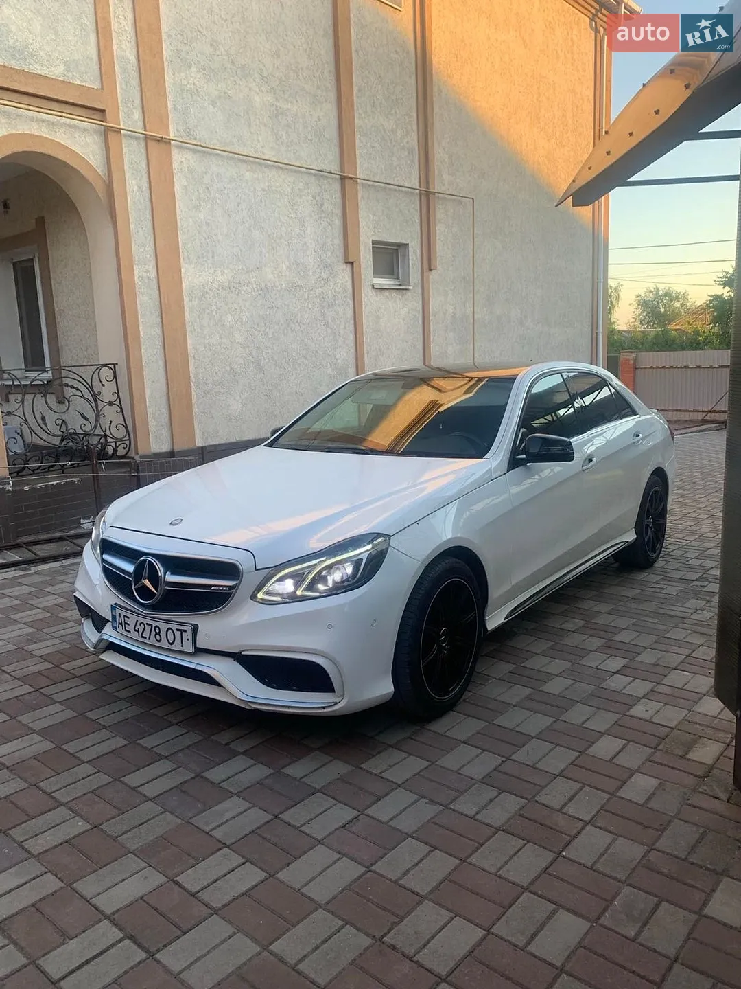 Mercedes-Benz E-Class, 2012