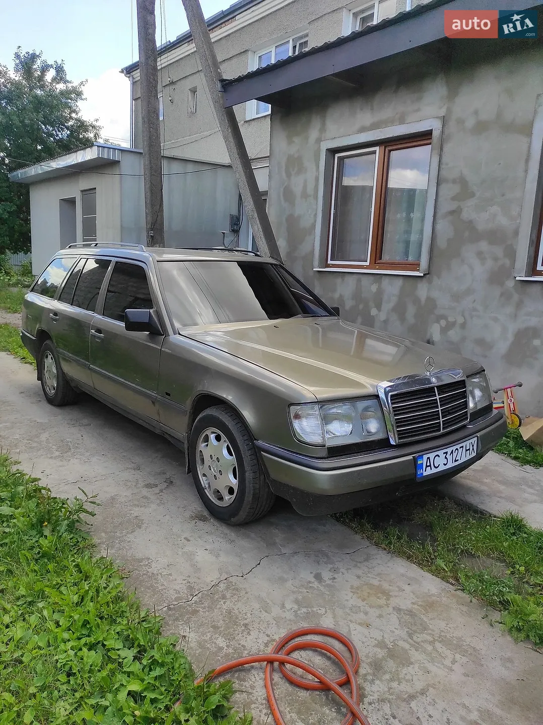 Mercedes-Benz E-Class, 1988