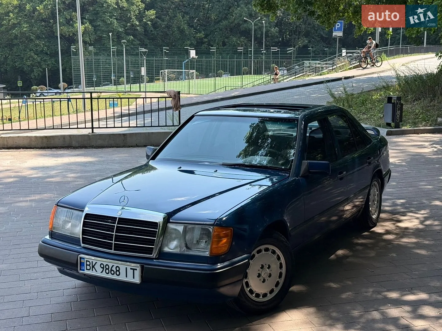 Mercedes-Benz E-Class, 1990