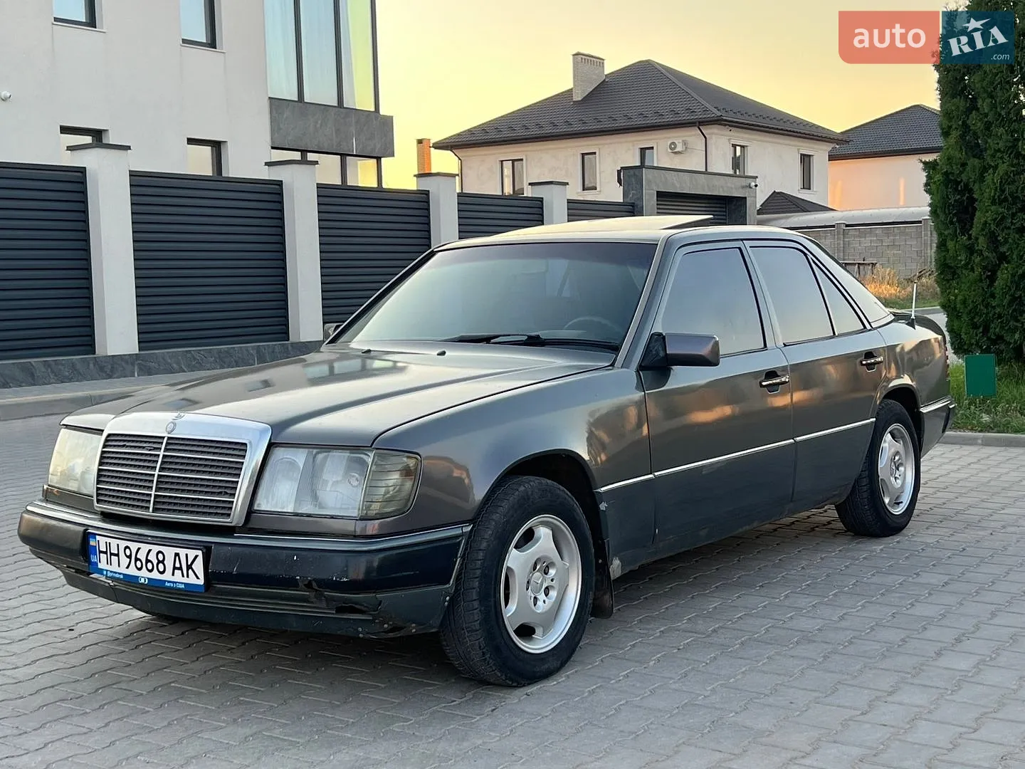 Mercedes-Benz E-Class, 1991