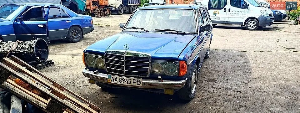 Mercedes-Benz E-Class, 1982