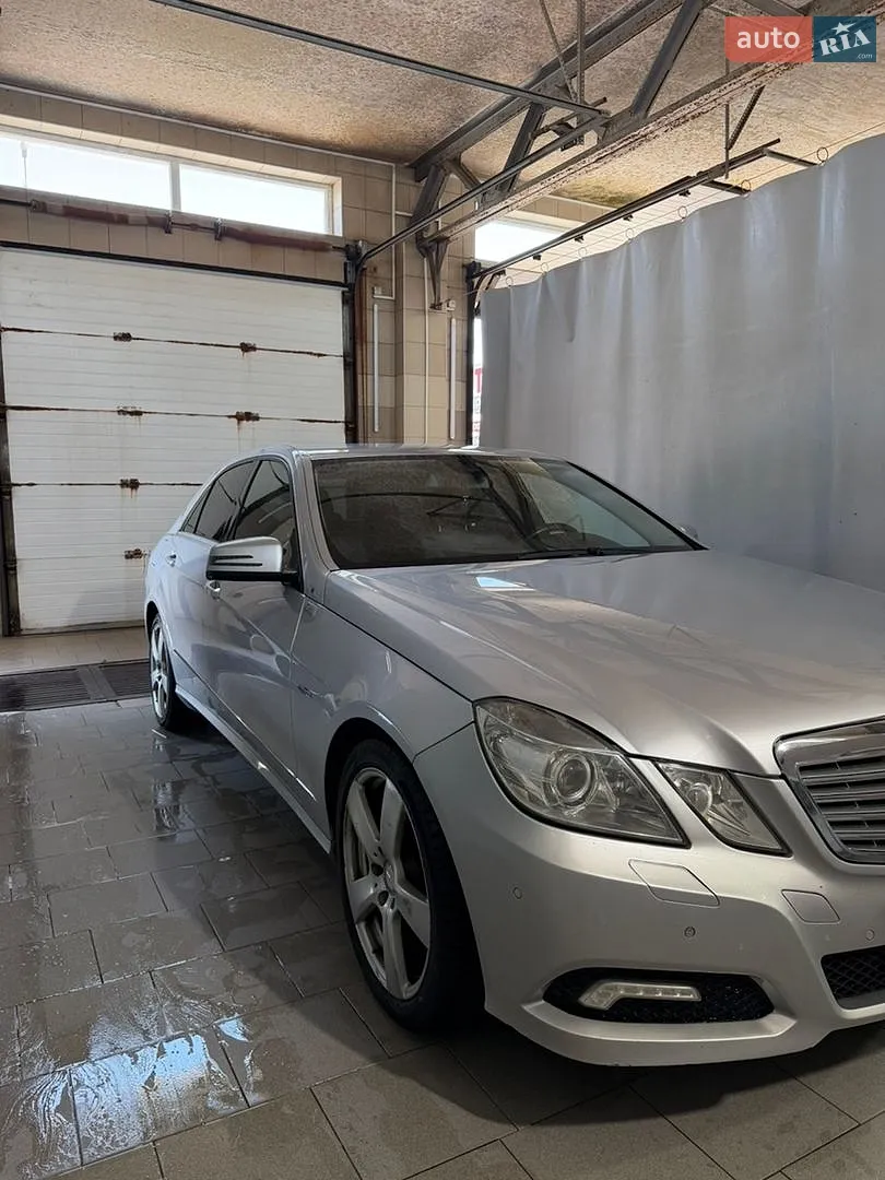 Mercedes-Benz E-Class, 2010