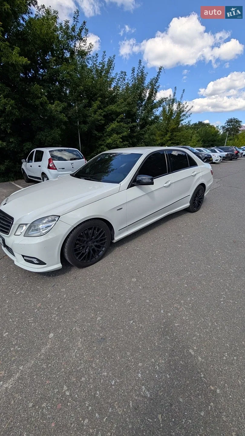 Mercedes-Benz E-Class, 2011