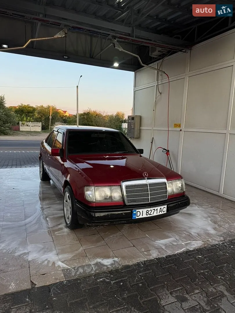 Mercedes-Benz E-Class, 1989