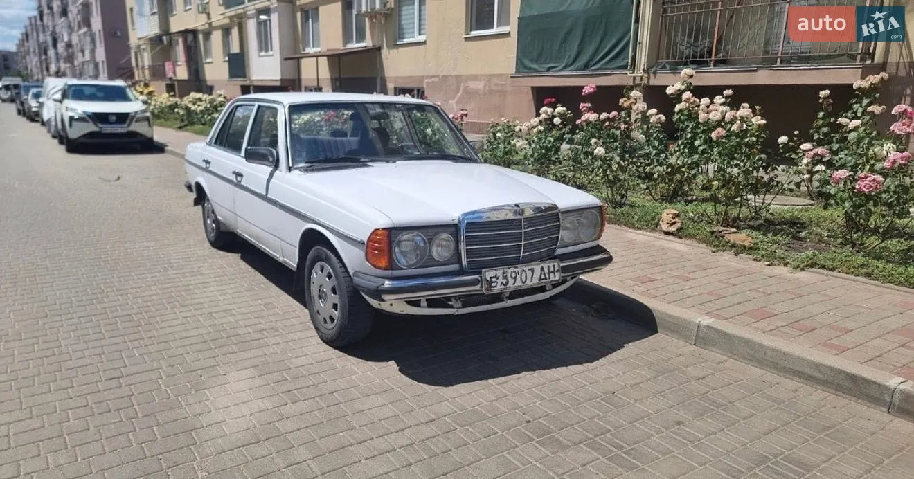 Mercedes-Benz E-Class, 1980