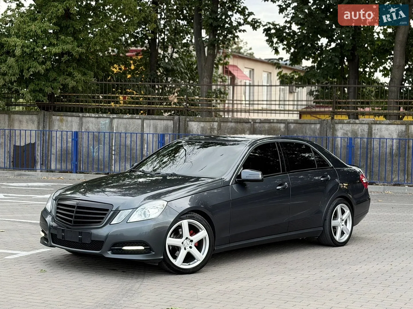 Mercedes-Benz E-Class, 2011