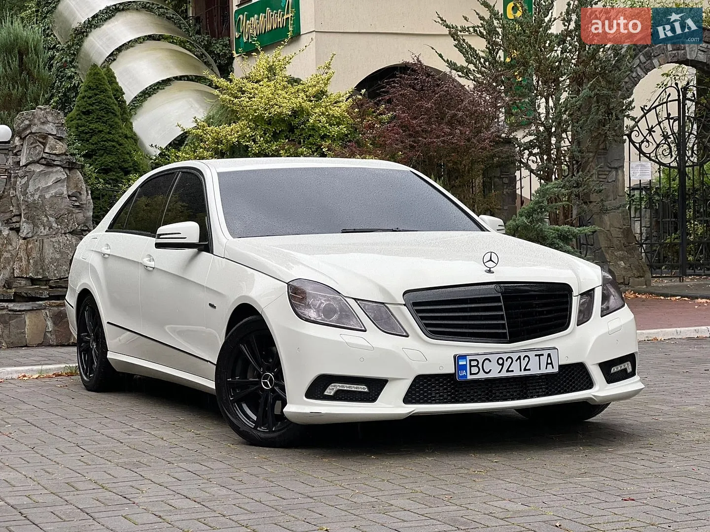 Mercedes-Benz E-Class, 2011