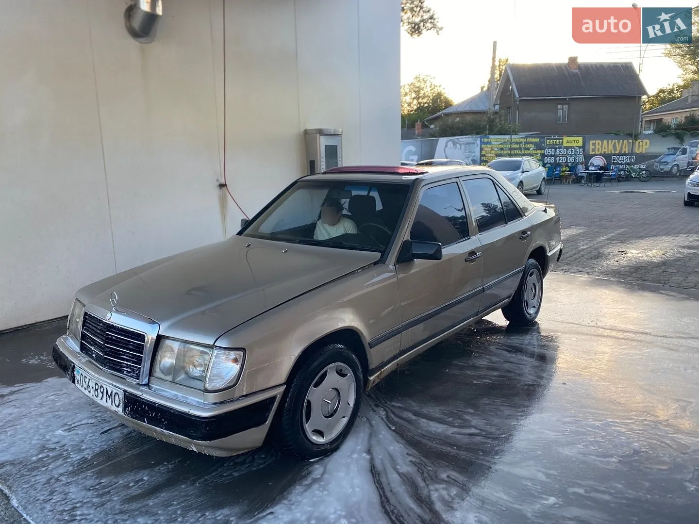 Mercedes-Benz E-Class, 1985