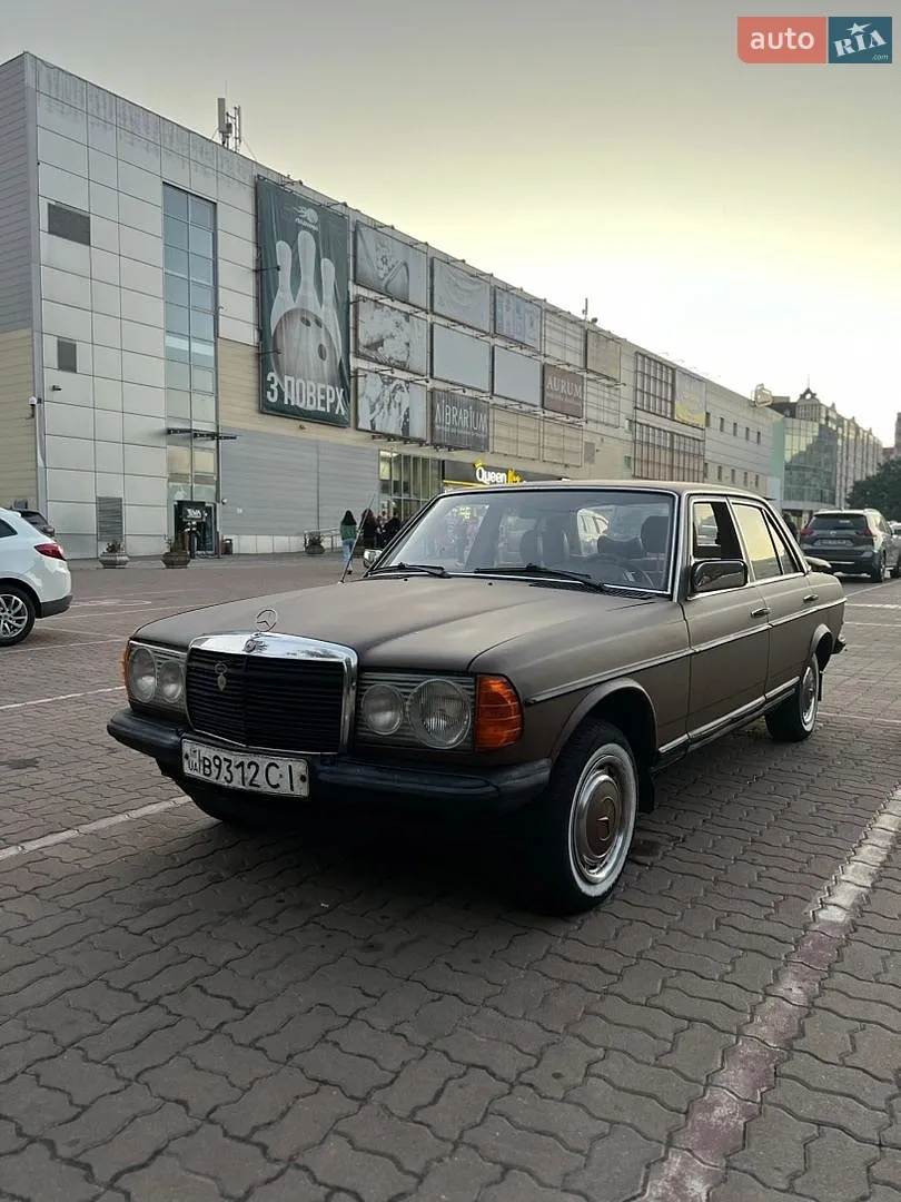 Mercedes-Benz E-Class, 1983
