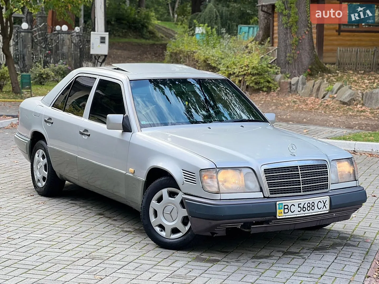 Mercedes-Benz E-Class, 1992