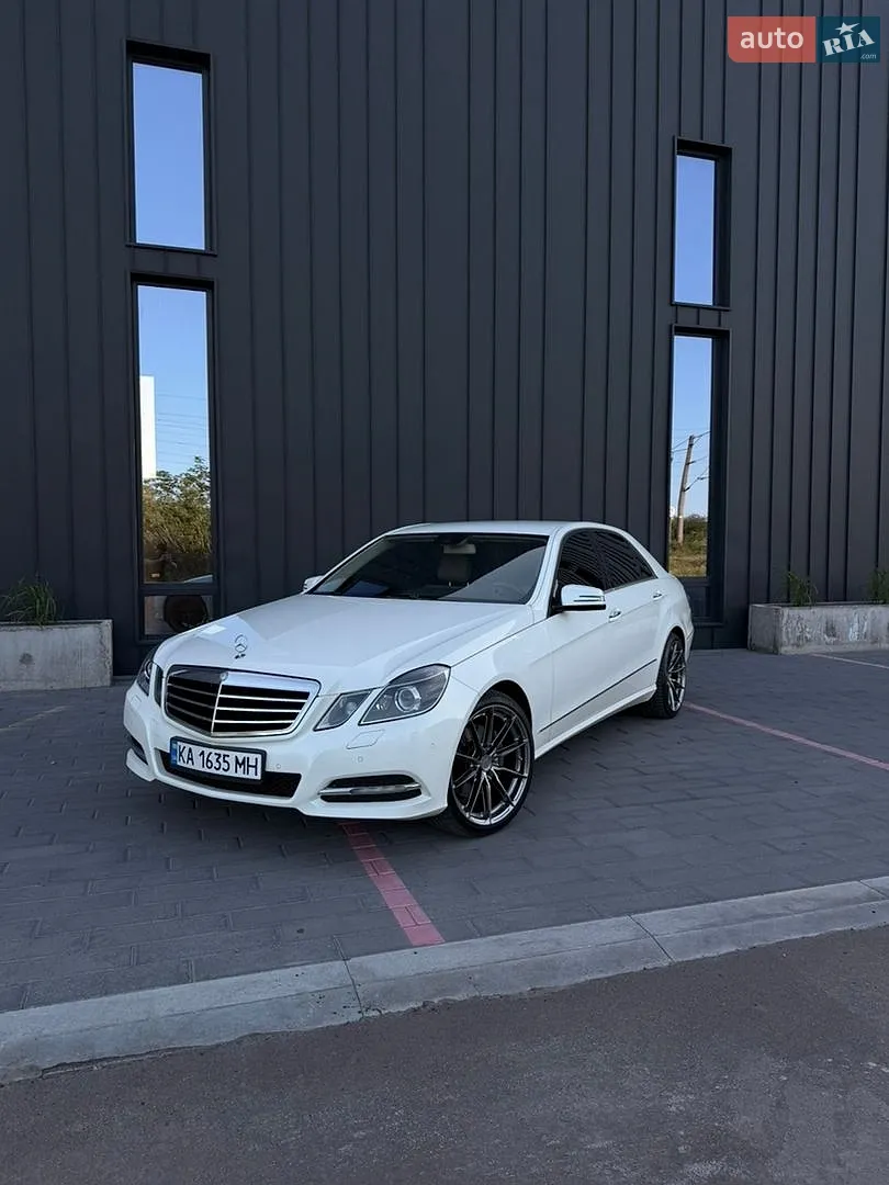 Mercedes-Benz E-Class, 2011